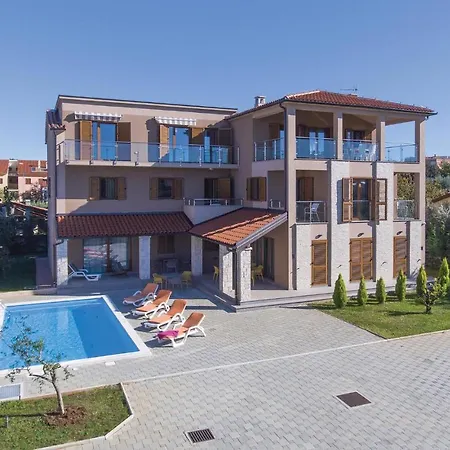 Tatil Evi Eleven-bedroom Holiday In Volme *