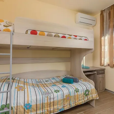 Eleven-bedroom Holiday In Volme Tatil Evi *