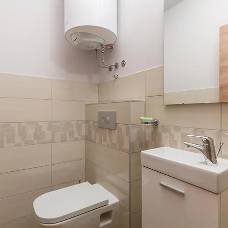 Eleven-bedroom Holiday In Volme Tatil Evi Banjole