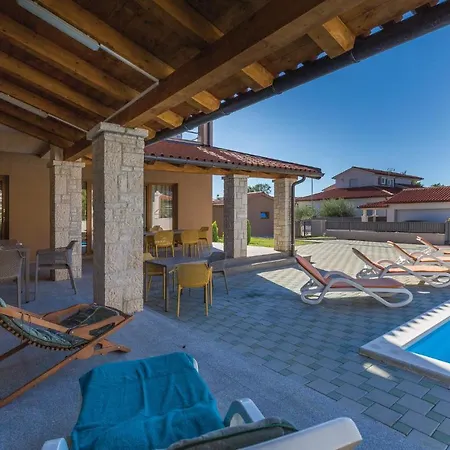 Eleven-bedroom Holiday In Volme Tatil Evi *