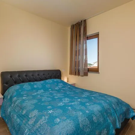 Eleven-bedroom Holiday In Volme Tatil Evi Banjole