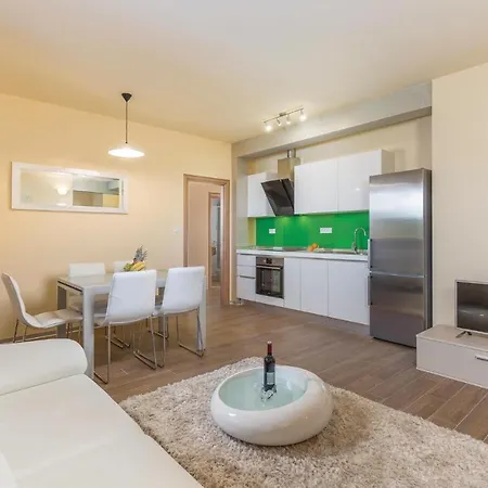 Eleven-bedroom Holiday In Volme *