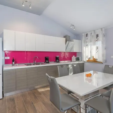 Tatil Evi Eleven-bedroom Holiday In Volme