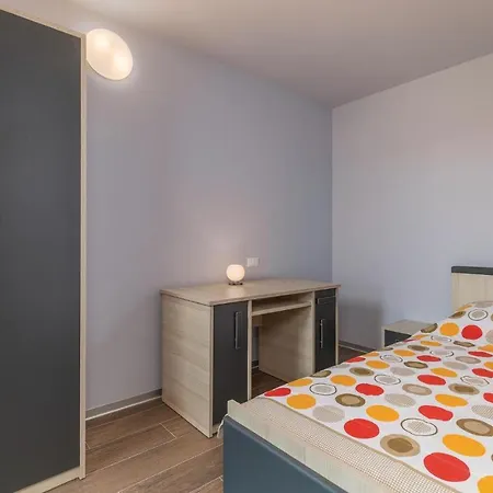 Eleven-bedroom Holiday In Volme Tatil Evi