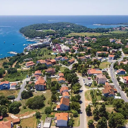 Eleven-bedroom Holiday In Volme