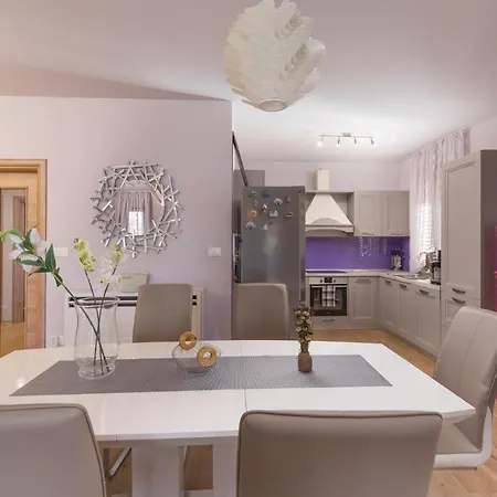 Eleven-bedroom Holiday In Volme