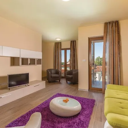 Eleven-bedroom Holiday In Volme Tatil Evi *