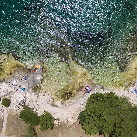 Eleven-bedroom Holiday In Volme