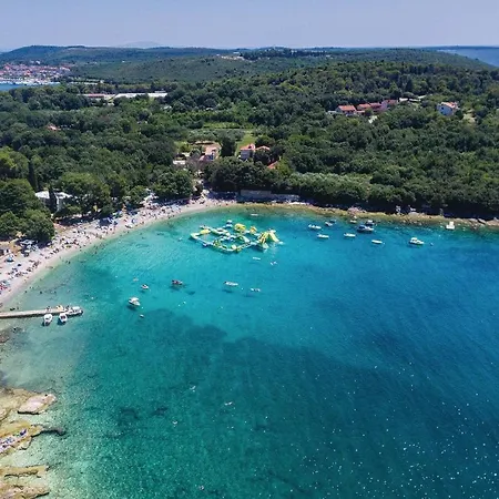 Eleven-bedroom Holiday In Volme *