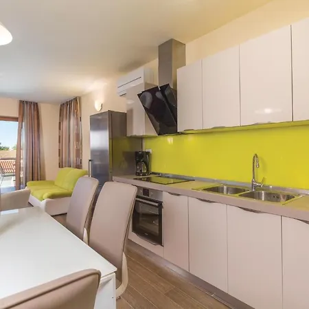 Eleven-bedroom Holiday In Volme Tatil Evi *