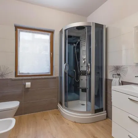 Eleven-bedroom Holiday In Volme Tatil Evi *