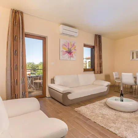 Tatil Evi Eleven-bedroom Holiday In Volme Banjole